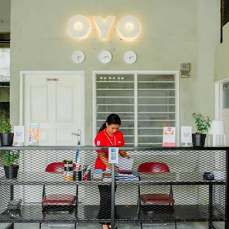 ホテル Oyo 183 ザ パイプ ハウス パレンバン エクステリア 写真