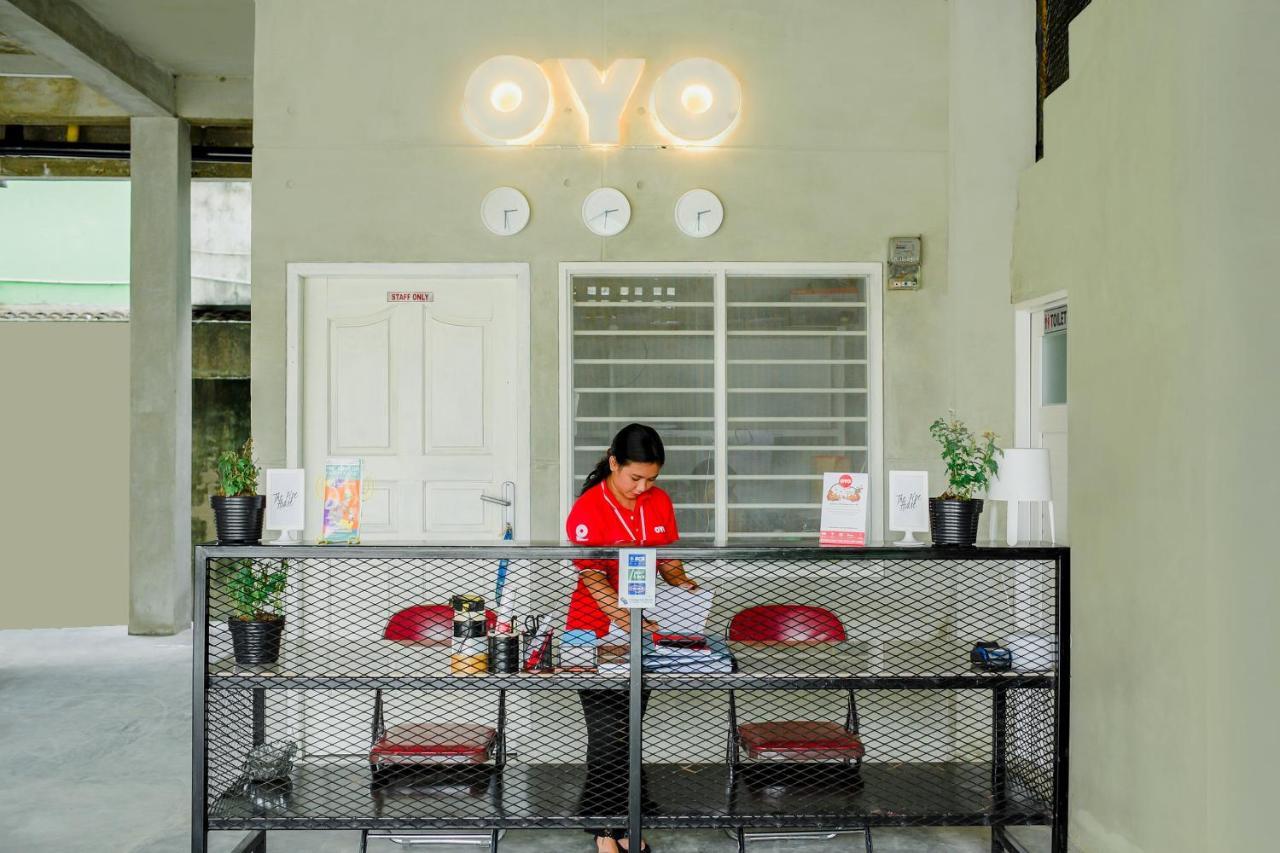 ホテル Oyo 183 ザ パイプ ハウス パレンバン エクステリア 写真
