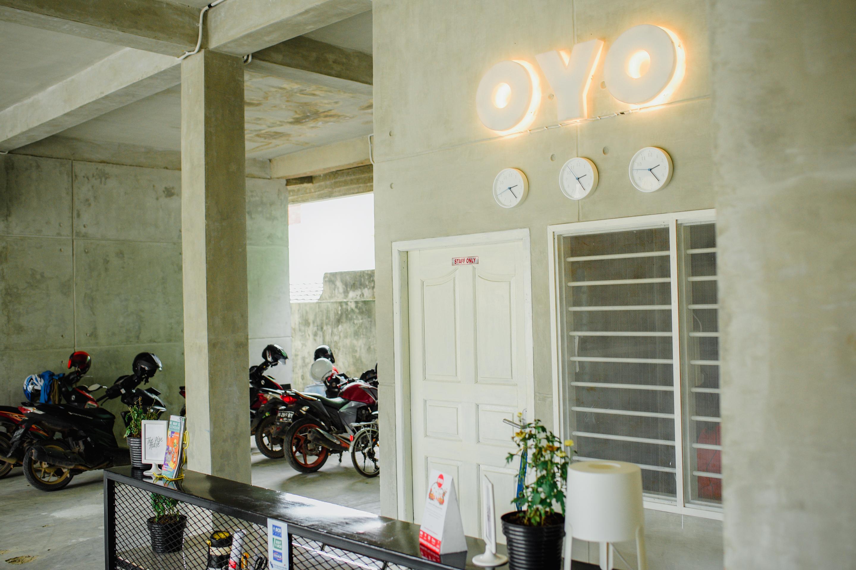 ホテル Oyo 183 ザ パイプ ハウス パレンバン エクステリア 写真