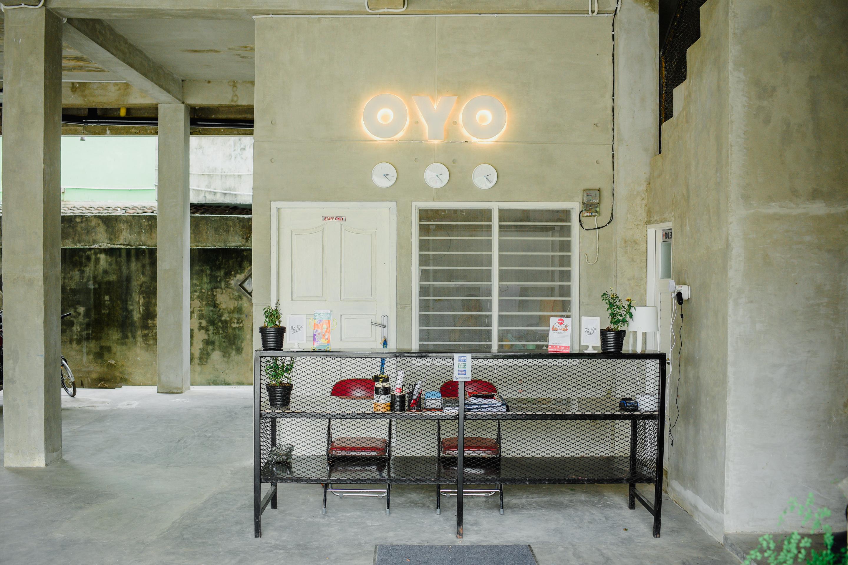 ホテル Oyo 183 ザ パイプ ハウス パレンバン エクステリア 写真