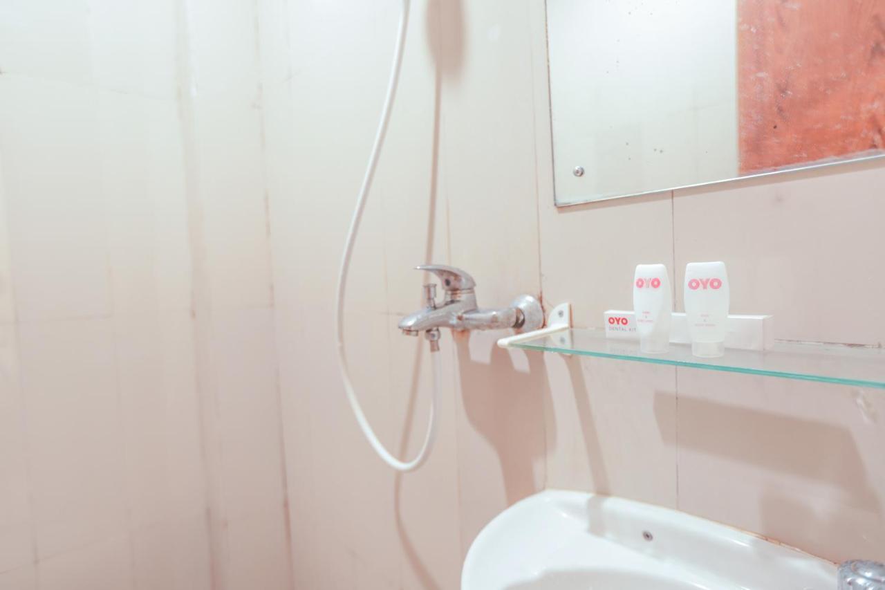 ホテル Oyo 183 ザ パイプ ハウス パレンバン エクステリア 写真